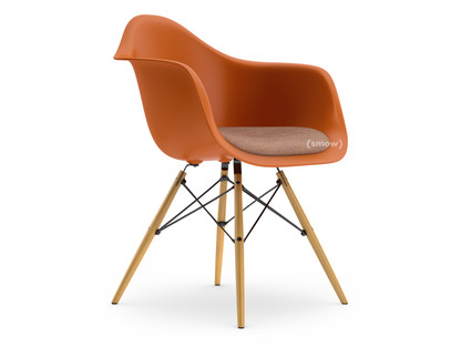 Eames Plastic Armchair RE DAW Rostorange|Mit Sitzpolster|Cognac / elfenbein|Standardhöhe - 43 cm|Esche honigfarben