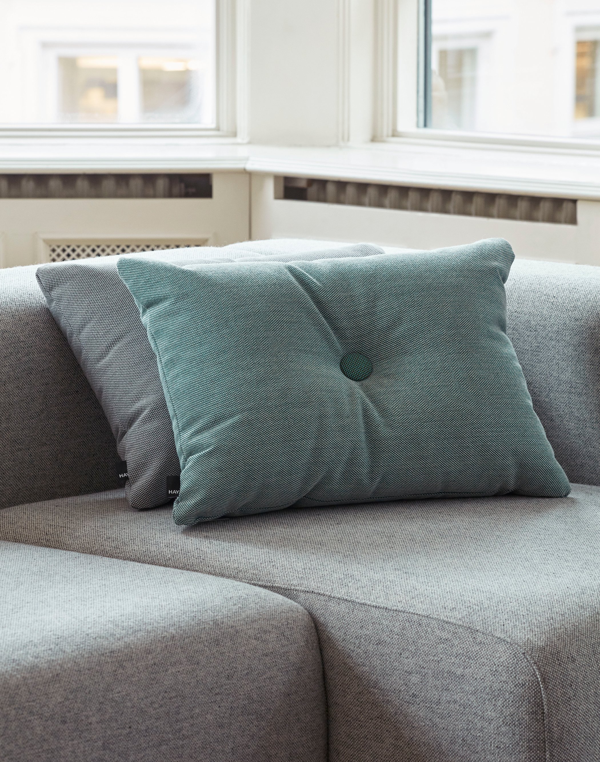 Dot 2x1 Kissen, Steelcut Trio 153 dark grey | Hay | Kissen