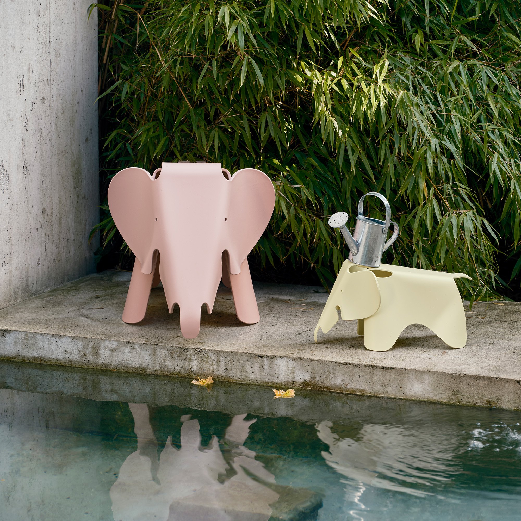 Eames Elephant, Eames red orange RE | Vitra | von Charles & Ray
