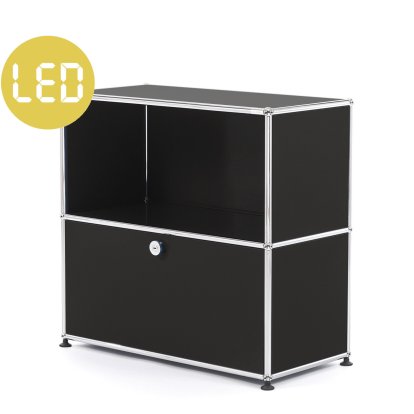USM Haller E Sideboard M mit Fachbeleuchtung