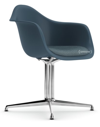 Eames Plastic Armchair RE DAL, Meerblau, Mit Sitzpolster, Eisblau / moorbraun, Aluminium poliert, Neue Sitzhöhe (43,0 cm)