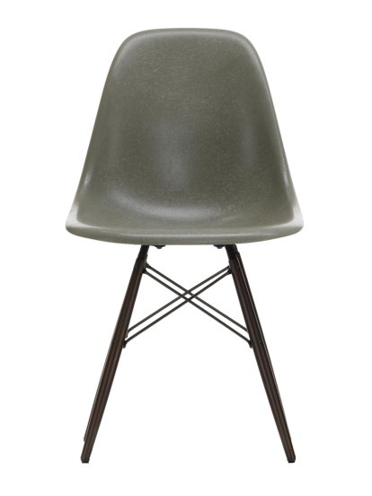 Eames Fiberglass Chair DSW, Eames raw umber, Ahorn schwarz